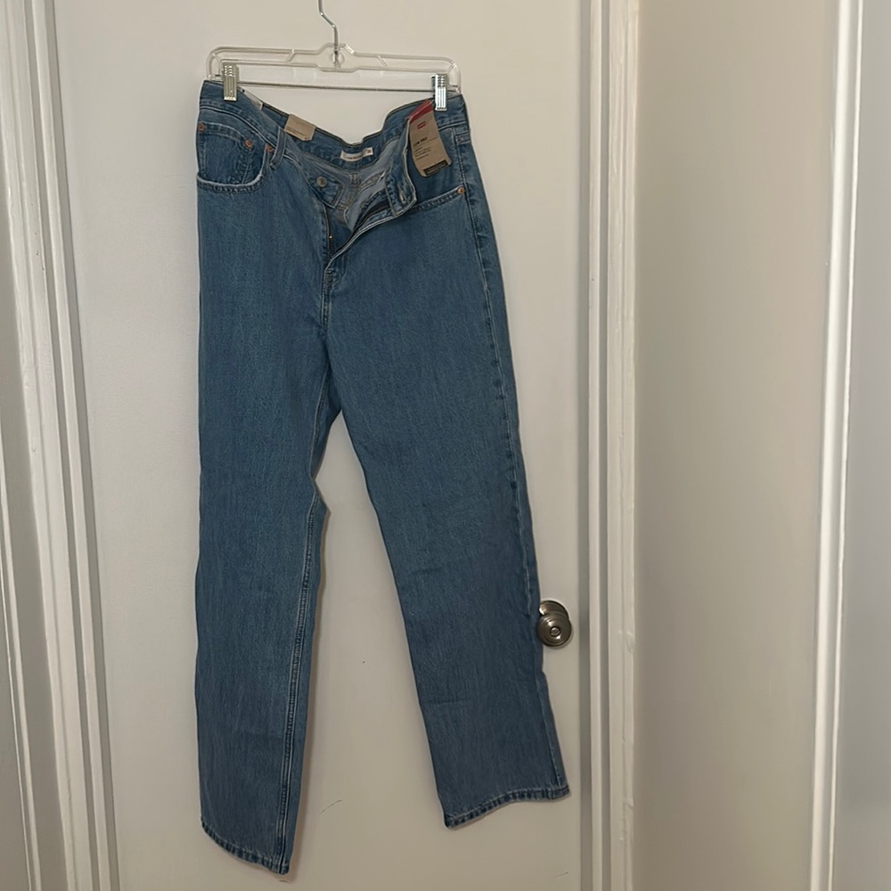 NWT- LEVIS Straight light washed JEANS
